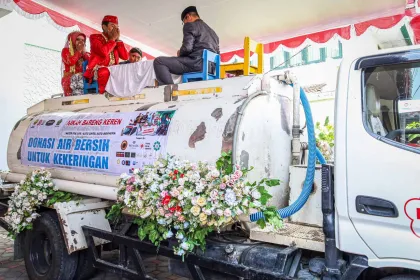 Tak Biasa! Bukan Emas, Mahar Pernikahan Ini Berupa Bantuan Air Bersih