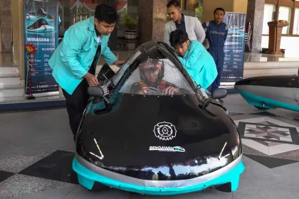 UNS Solo Luncurkan Dua Purwarupa Mobil Hemat Energi untuk Kontes 2026
