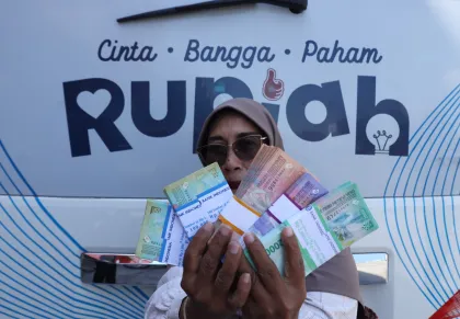 Berita Foto : Penukaran uang layak edar
