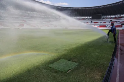 Berita Foto : Stadion Jatidiri Dipersiapkan Sambut Liga 1 2026/2027
