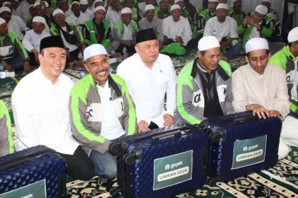 Gojek Berangkatkan 70 Mitra Driver Legend untuk Ibadah Umrah