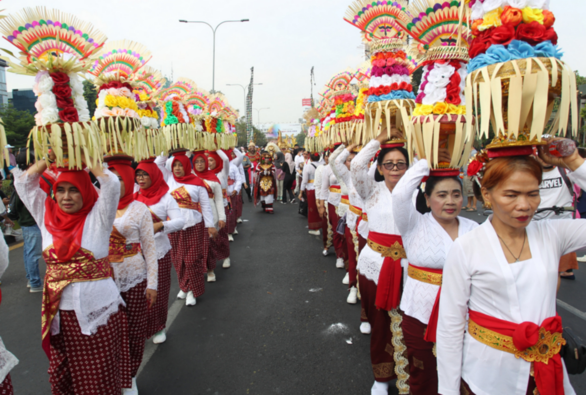 Foto: Aksi Karnaval Pesona Nusantara Bekasi Keren