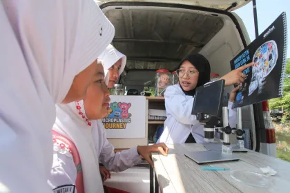 Berita Foto : Edukasi bahaya mikroplastik