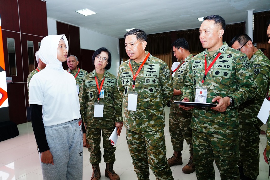 Berita Foto : Aspers Panglima TNI Pimpin Sidang Pantukhir Tahap I Calon Perwira PSDP Penerbang TNI TA 2026