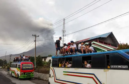 Status Gunung Sinabung Masih Level Siaga