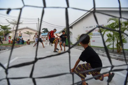 Berita Foto : Warga Huntara Senen Nikmati Sewa Gratis Sementara