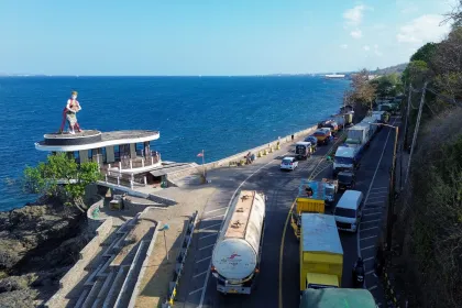 Berita Foto : ASDP operasikan 25 kapal besar urai kemacetan di Ketapang