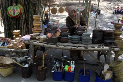 Pasar Djadoel Ahad Legi Ngawi Jadi Penggerak Ekonomi Kreatif Kerakyatan Berbasis Budaya