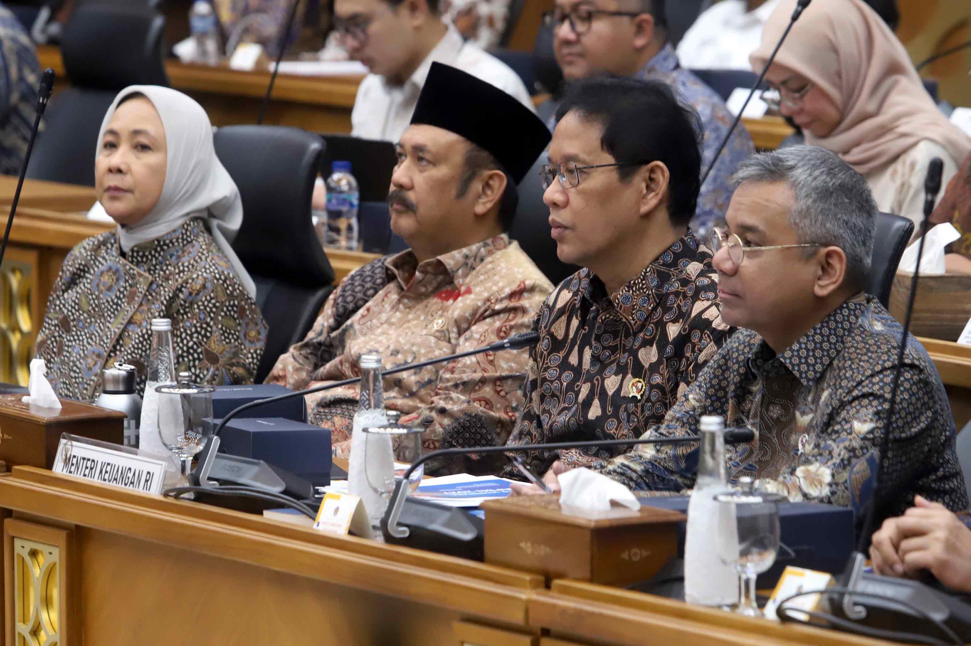 Foto: Raker Banggar DPR dan Pemerintah Bahas Penyesuaian Postur Sementara RAPBN 2027