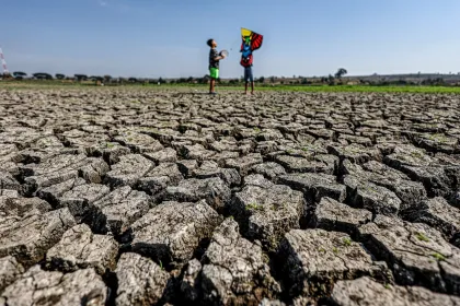 Berita Foto : Waduk Sumber kepuh di Nganjuk mengering