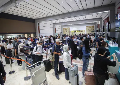 Berita Foto : Bandara Soekarno-Hatta Kembali Beroperasi Setelah Ditutup Dua Hari akibat Abu Vulkanik