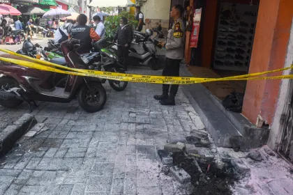 Semburan asap di Pasar Baru