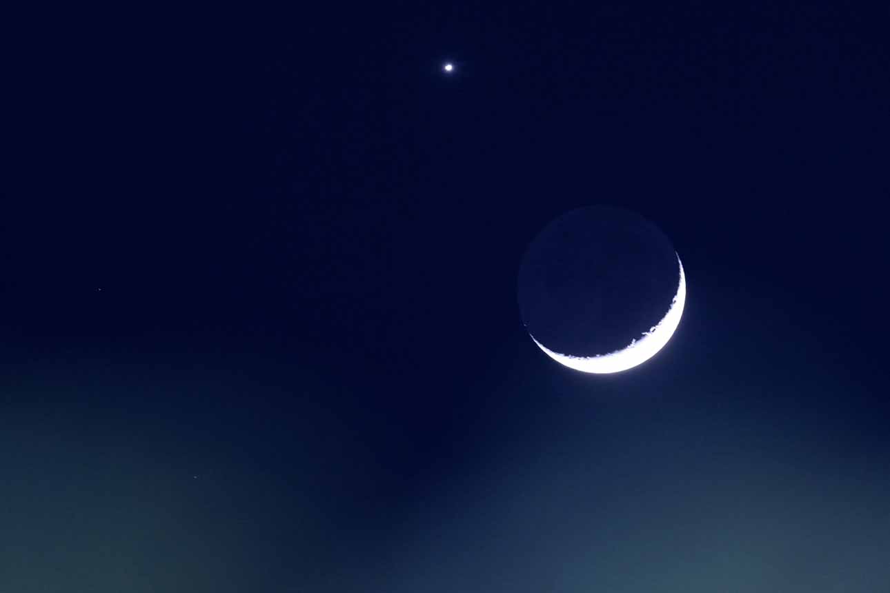 Foto: Konjungsi dan Okultasi Venus-Bulan Tersaji di Langit Jakarta