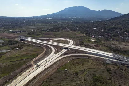 Berita Foto : Target Pengoperasian Jalan Tol Yogyakarta–Bawen Seksi 6 pada November 2026