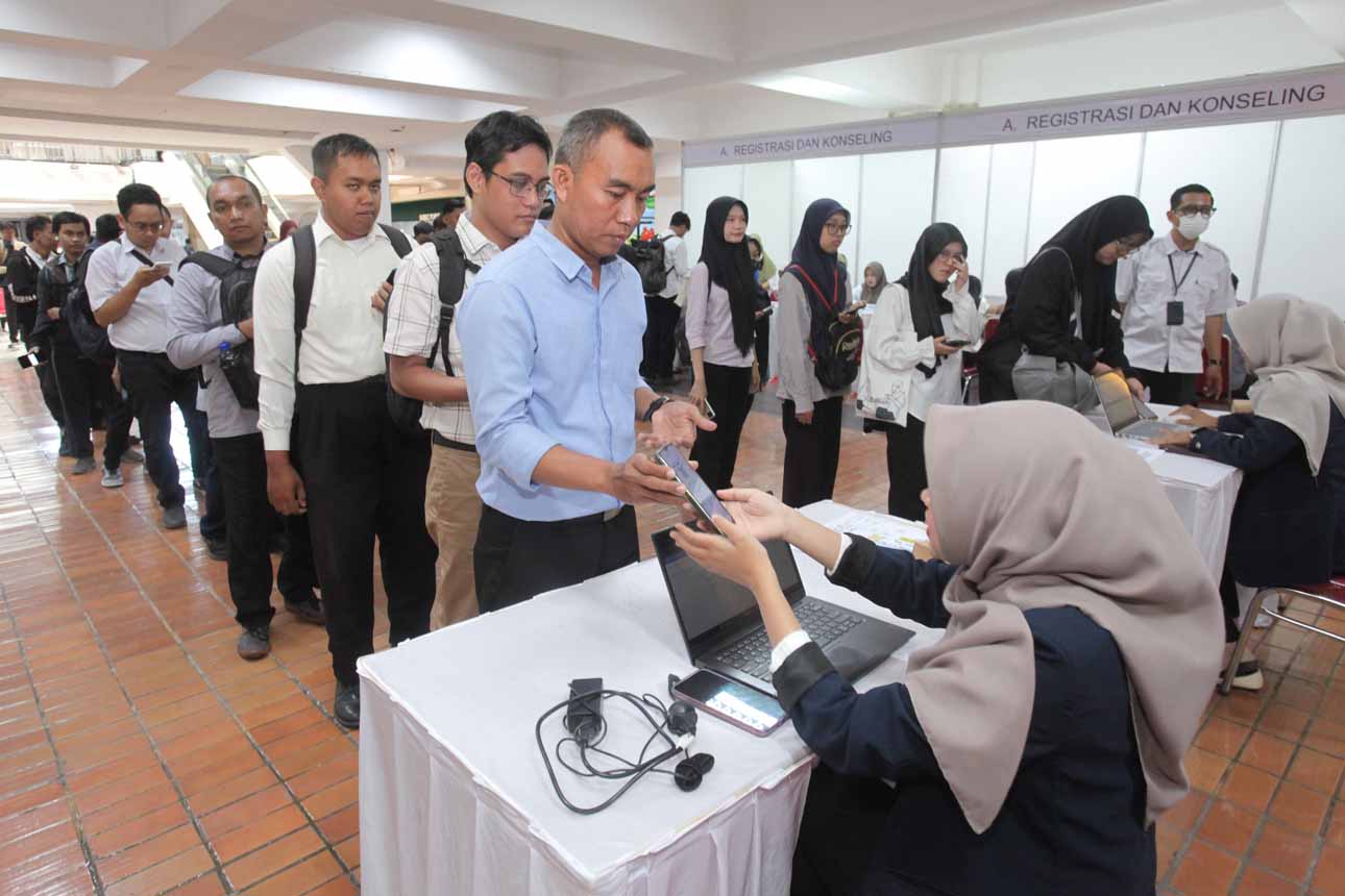 Foto: Pemkot Surabaya Gelar Bursa Kerja, Prioritaskan Keluarga Miskin dan Pramiskin