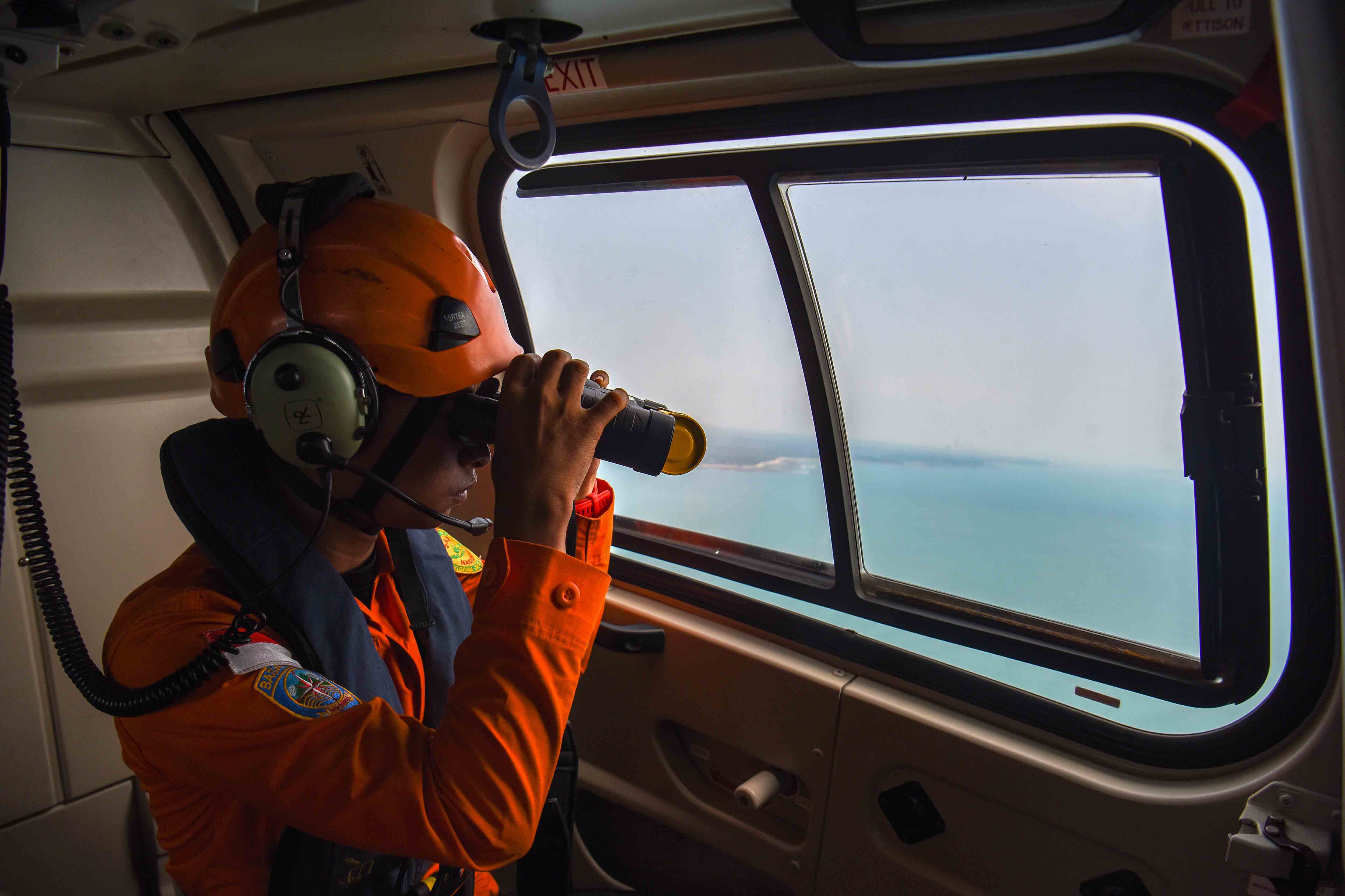 Foto: Operasi SAR Hari Terakhir di Selat Sunda, Pencarian KM Arupadatu I Diiringi Doa Bersama