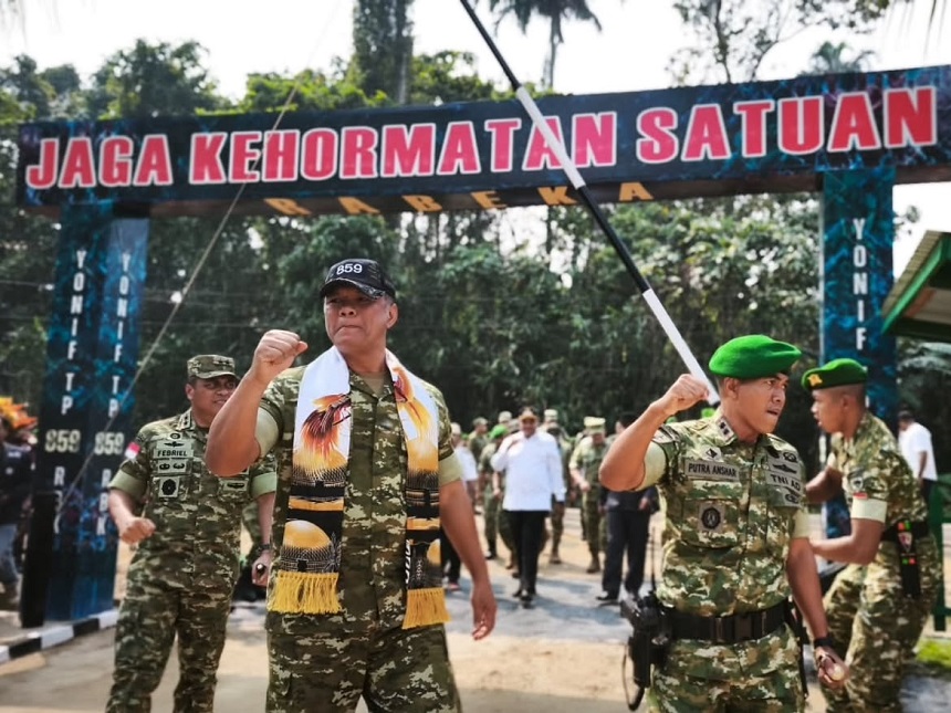 Wapang TNI Tinjau Yonif TP 859/RBK dan KDKMP di Papua.