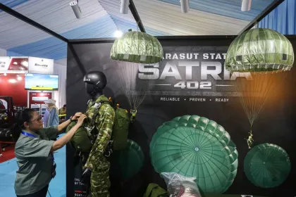 Parasut Statik Satria 402 Karya Industri Dalam Negeri