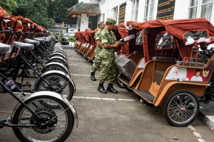 Penyerahan bantuan presiden di Bandung