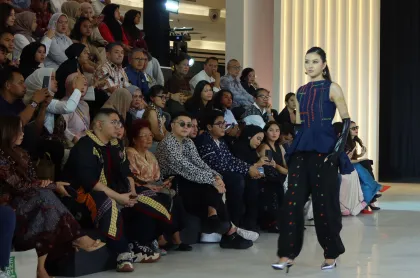 Tenun Manggarai Barat Naik Kelas, Lima UMKM Binaan Yayasan Astra Tampil di Fashion Nation
