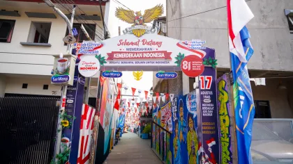 Berita Foto : 178 Lingkungan Terpilih Meriahkan HUT RI Lewat Program Lomba Hias Gapura SariWangi