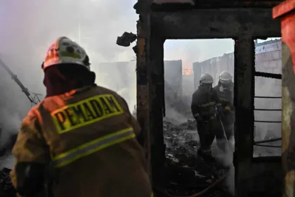 Kebakaran Melanda Kebayoran Lama, 128 Personel Dikerahkan