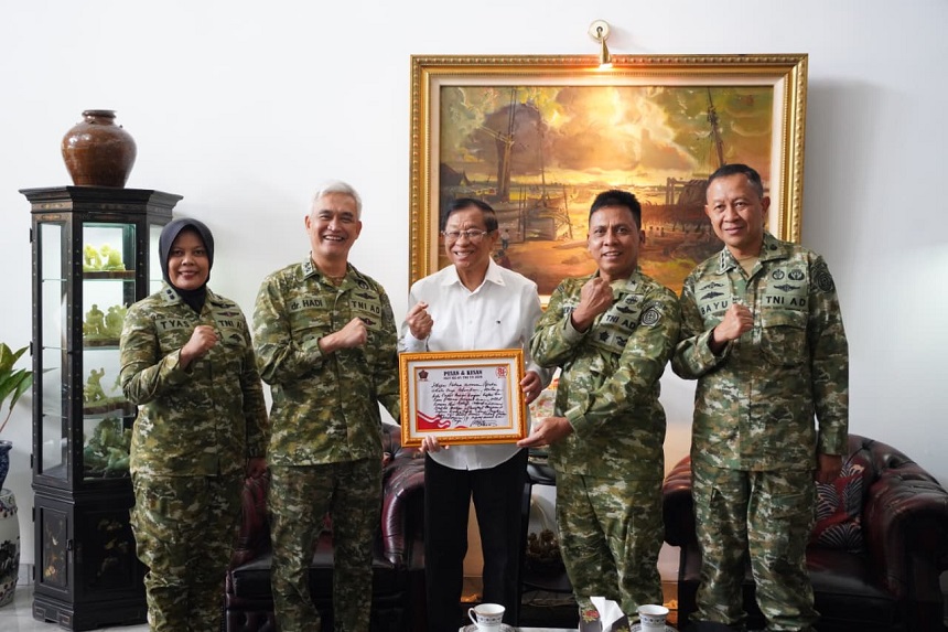 Kapuskes TNI Anjangsana ke Sesepuh TNI, Perkuat Nilai Sap...
