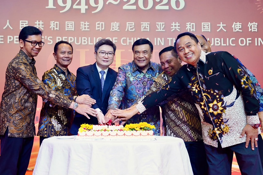 Kasum TNI Bersama Menko Polkam Hadiri Perayaan Hari Nasio...