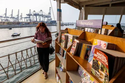 Berita Foto : Kembali ke Jakarta Setelah 38 Tahun, Pameran Buku Terapung Internasional Hadirkan 2.000 Buku hingga 11 Oktober