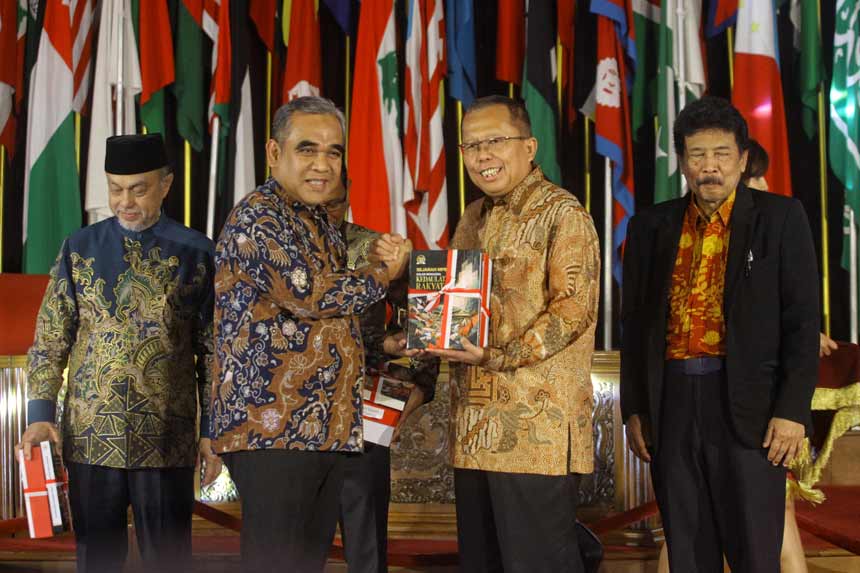 Berita Foto : MPR Luncurkan Dua Buku tentang Sejarah Konstitusi Indonesia