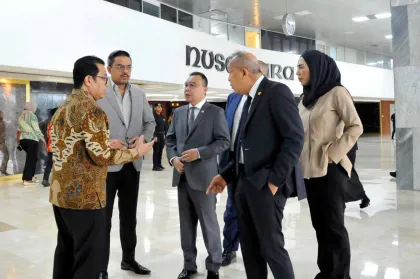Berita Foto : DPR-Pemerintah Sepakati Aturan Perlindungan bagi Pengemudi Ojol