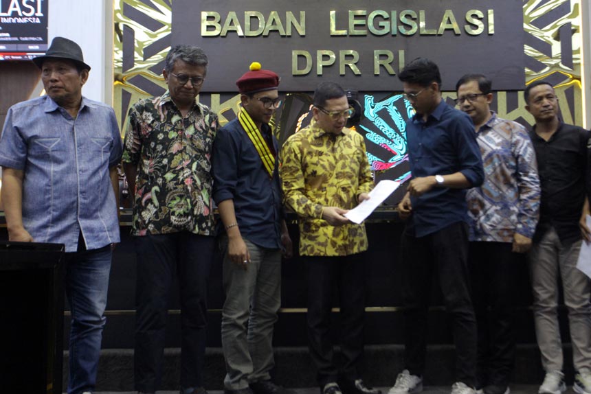 Foto: AKSI Dorong Fraksi Golkar Inisiasi Pembentukan Pansus Hak Angket Gibran