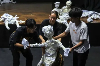 Seniman Prancis Gelar Pelatihan Teater Boneka
