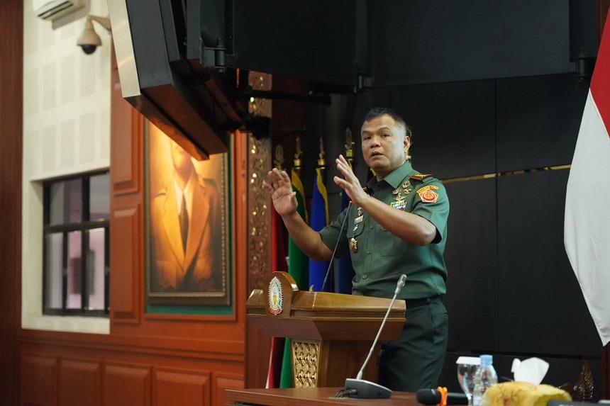 Wapang TNI Tekankan Nilai Kepemimpinan kepada Pasis Dikreg ke-68 Seskoad.