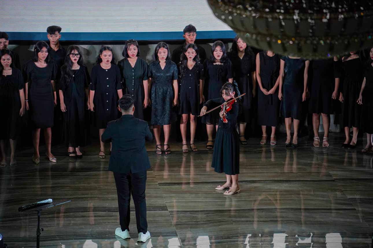 Foto: Pentas Paduan Suara “Gloria in Cultura” Sambut Pesparani Katolik Nasional IV 2027 di Sulawesi Utara