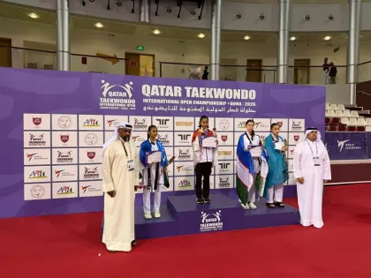 Atlet Taekwondo Indonesia Meraih Medali Emas Kategori Cadet U47 Putri di Doha, Qatar.