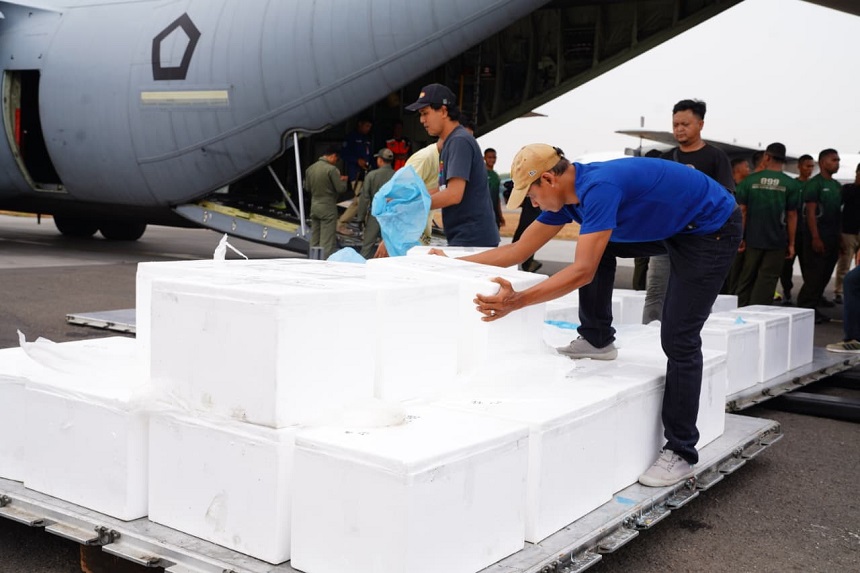 OMC Efektif Hentikan Karhutla, TNI  Kirim 4,6 Ton Dry Ice...