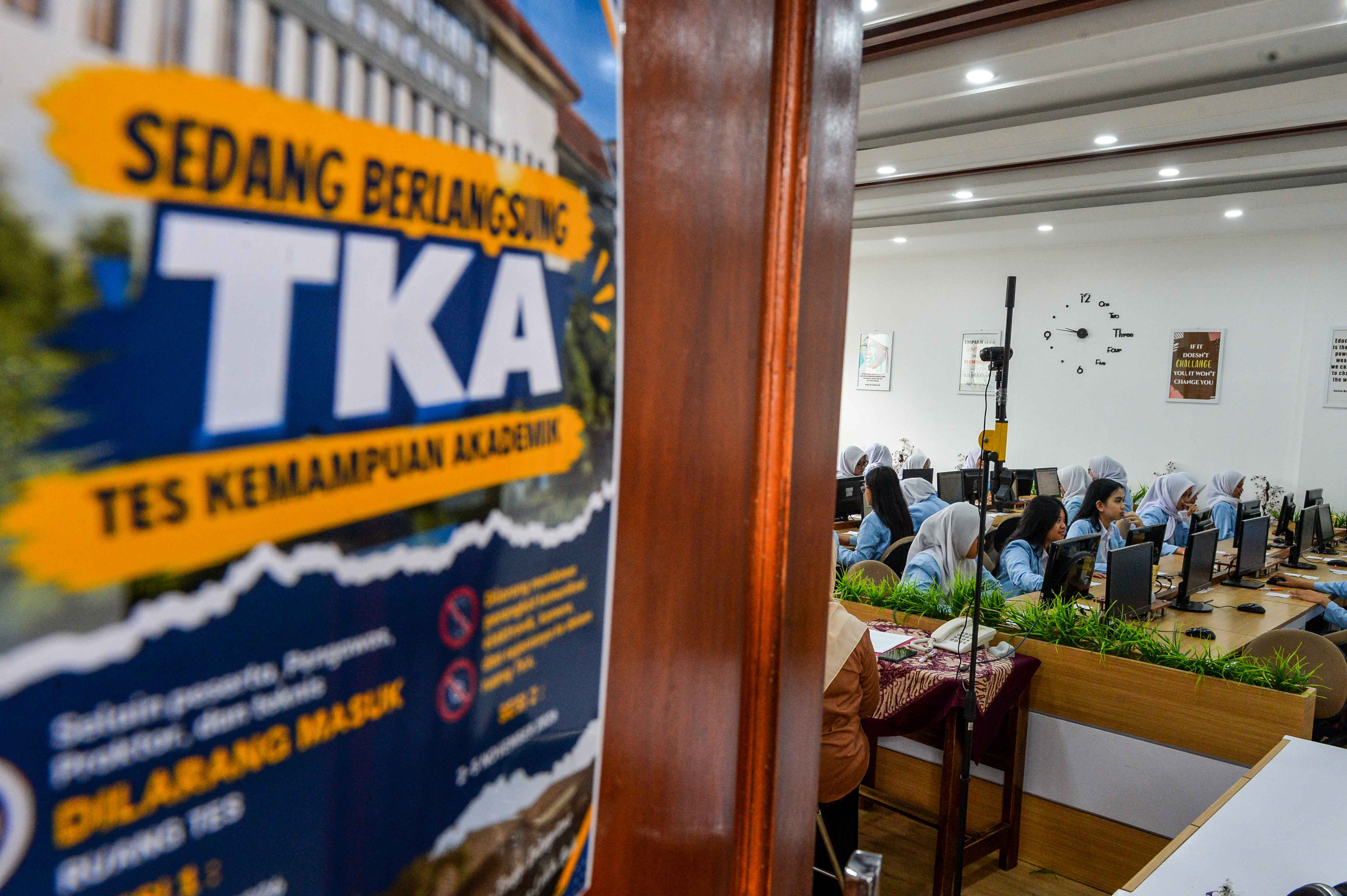 Foto: Pelaksanaan tes kemampuan akademik di Bandung