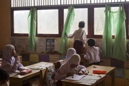 Asap Tebal Akibat Kebakaran Lahan, Siswa SD di Kalimantan Selatan Dipulangkan Lebih Awal