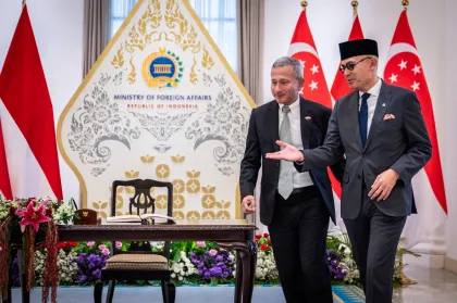 Berita Foto : Pertemuan bilateral Menlu Indonesia dengan Singapura