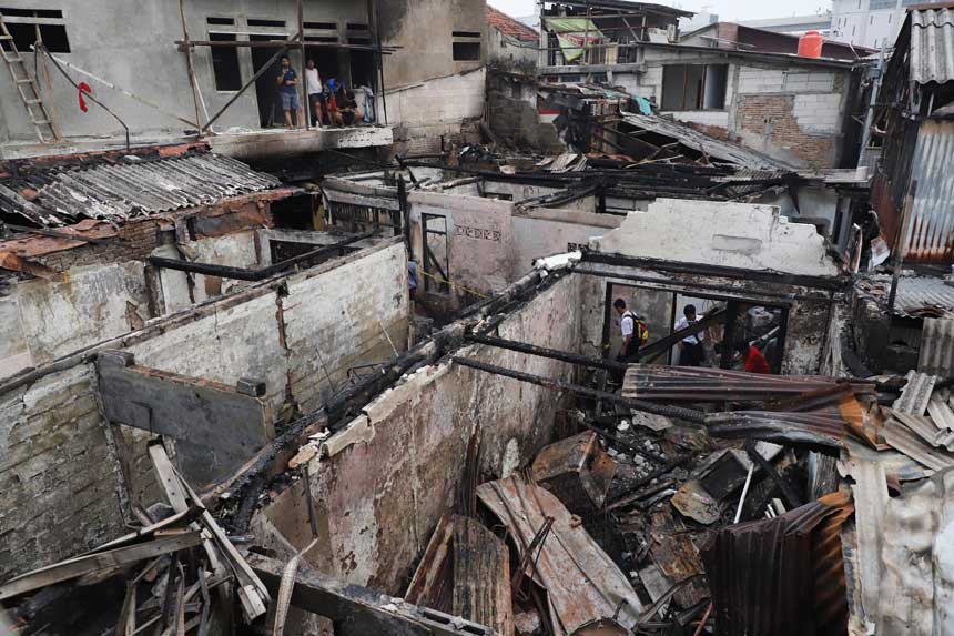 Foto: Sisa Kebakaran di Permukiman Padat Penduduk Menteng