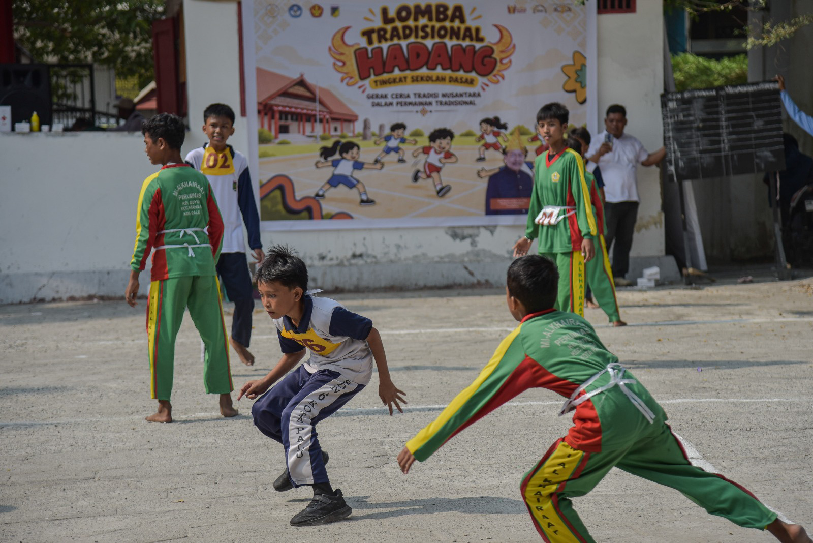 Foto: Lomba permainan tradisional Hadang di Palu