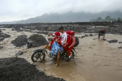 Waspada Potensi Banjir Lahar Hujan Gunung Semeru
