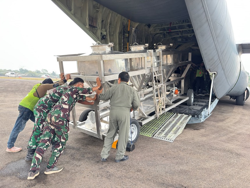 Percepat Penanganan Karhutla di Palembang, Satgas Udara Semai 7,2 Ton Dry Ice dan NaCl.