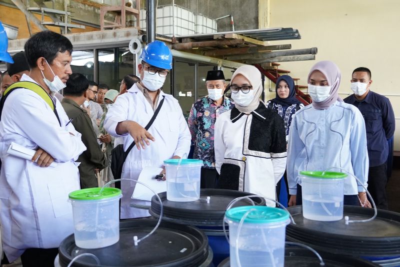 Petani Lampung Dapat Bantuan Alat Pengering Senilai Rp10 Miliar dari Pemprov