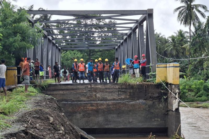 PLN Mempercepat Pemulihan Jaringan Listrik usai Cuaca Ekstrem di Maluku Utara 