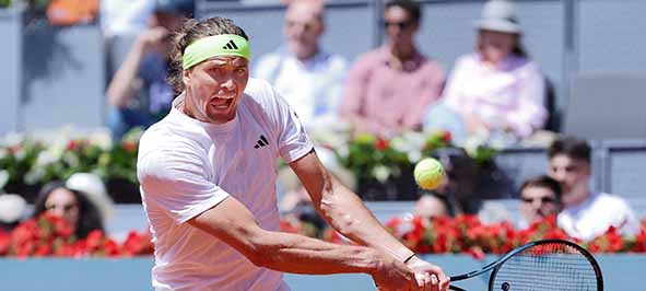 Zverev dan Sabalenka Lolos Dramatis