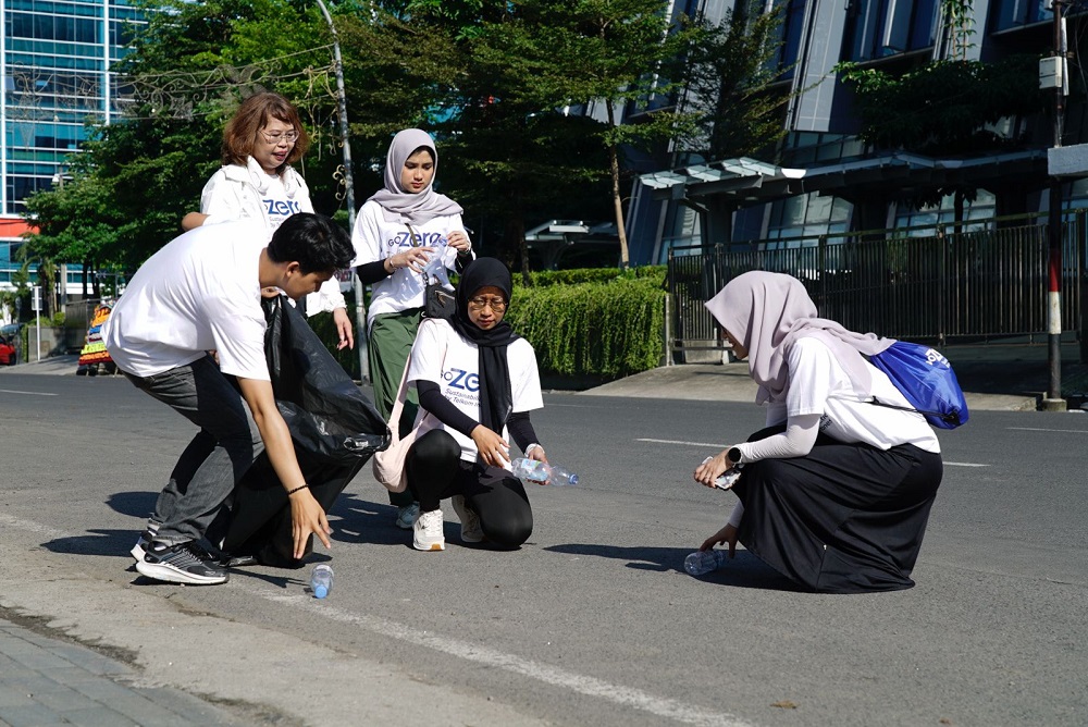 Telkom Medan Gelar Aksi Jalan Santai Sambil Pilah Sampah Plastik