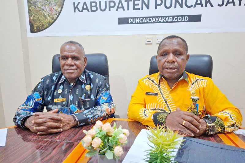 Bupati imbau warga dukung pelaksanaan UN tingkat SMA di Puncak Jaya