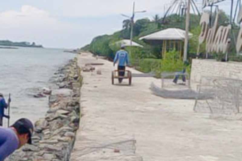 Cegah Abrasi, Tanggul Dermaga Pulau Untung Jawa Diperbaiki 